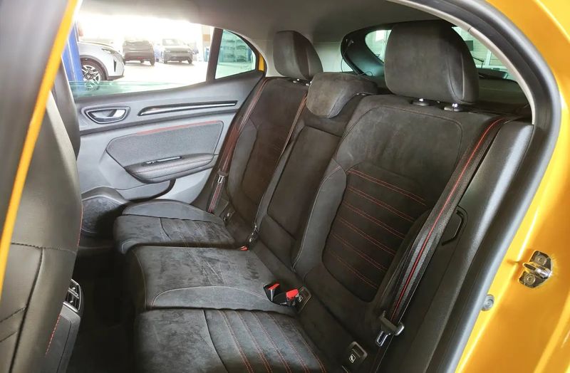 Renault Mégane • 2019 • 14,165 km 10