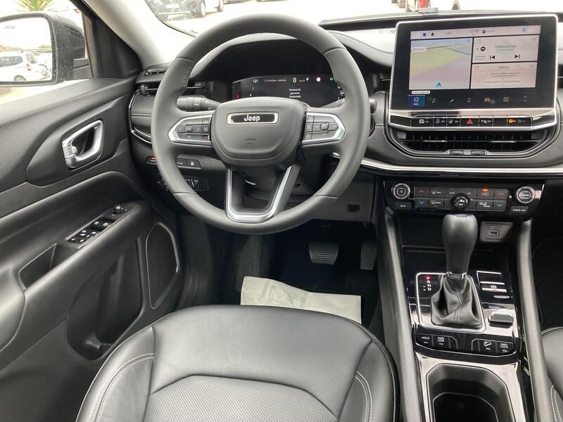 Jeep Compass • 2023 • 8,501 km 4