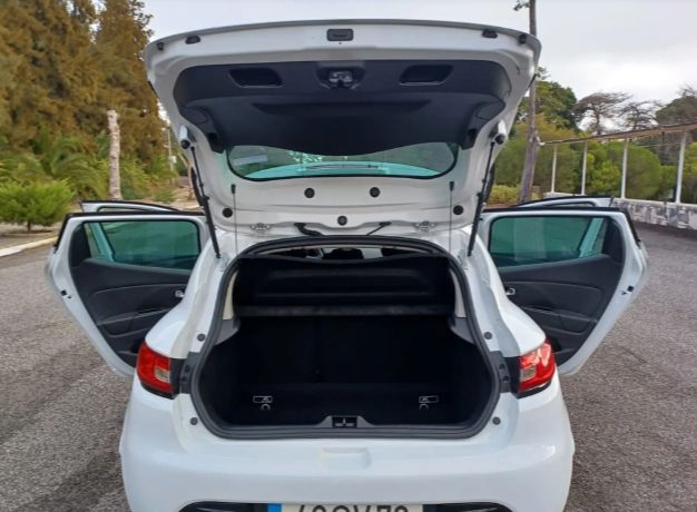 Renault Clio • 2017 • 73,000 km 3