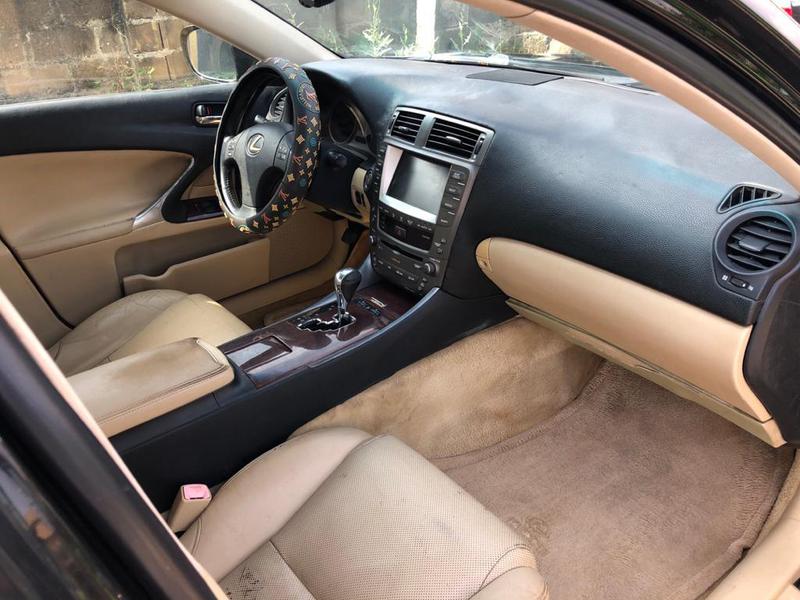 Lexus CT • 2009 • 200 km 8