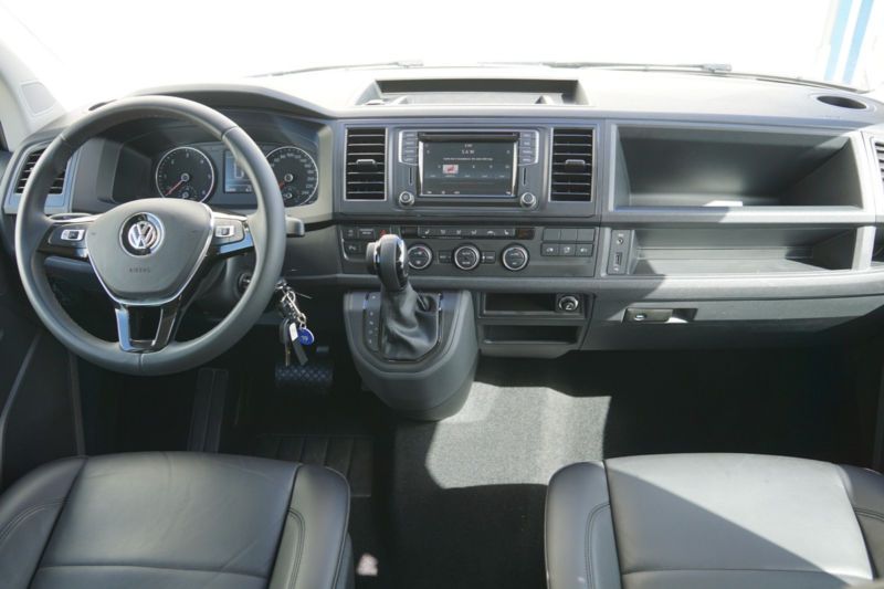 Volkswagen Caravelle • 2016 • 139,000 km 8