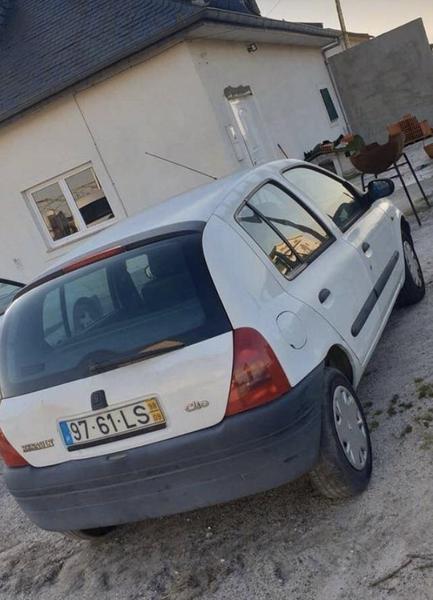 Renault Clio • 1998 • 250,000 km 2