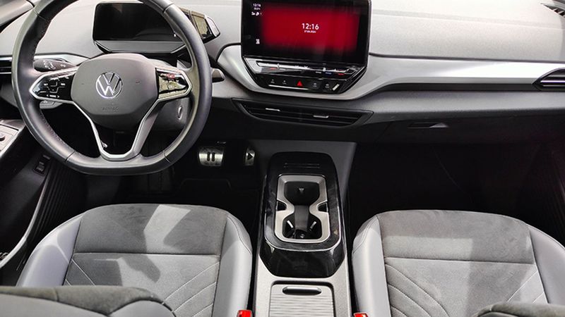 Volkswagen ID.4 • 2022 • 33,553 km 4