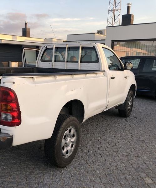 Toyota Hilux • 2009 • 240,000 km 2