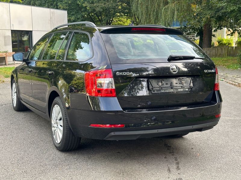 Škoda Octavia • 2017 • 169,194 km 3