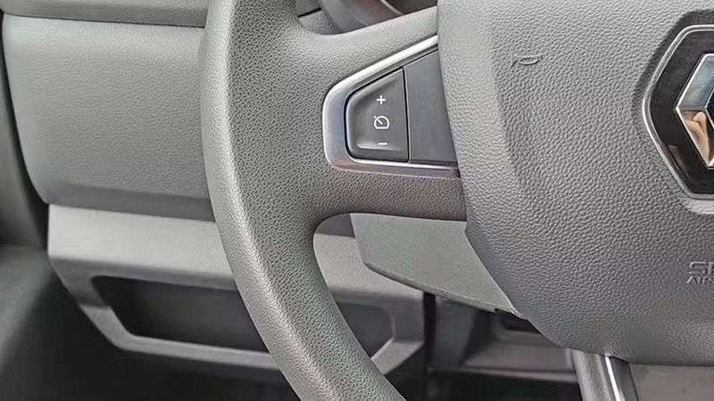 Renault Master • 2024 • 20,858 km 13