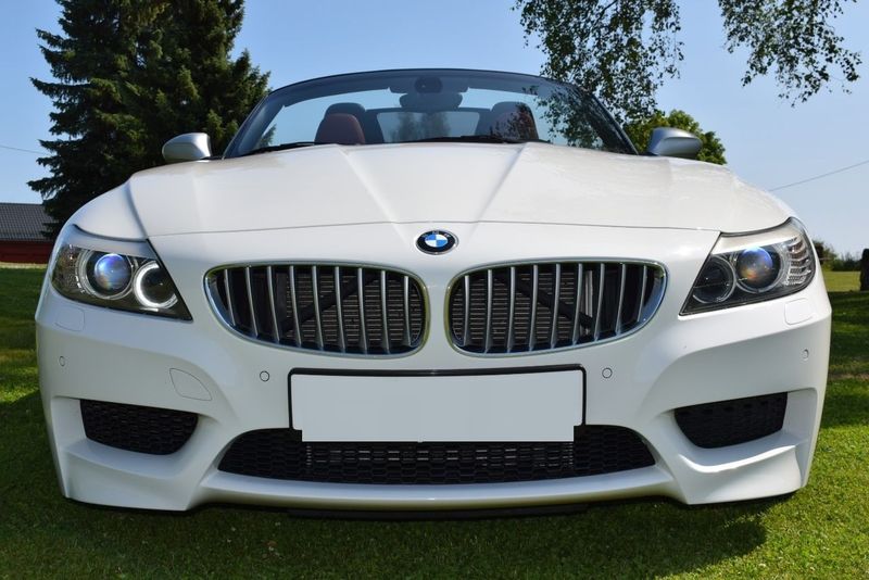 BMW Z4 • 2010 • 115,000 km 1
