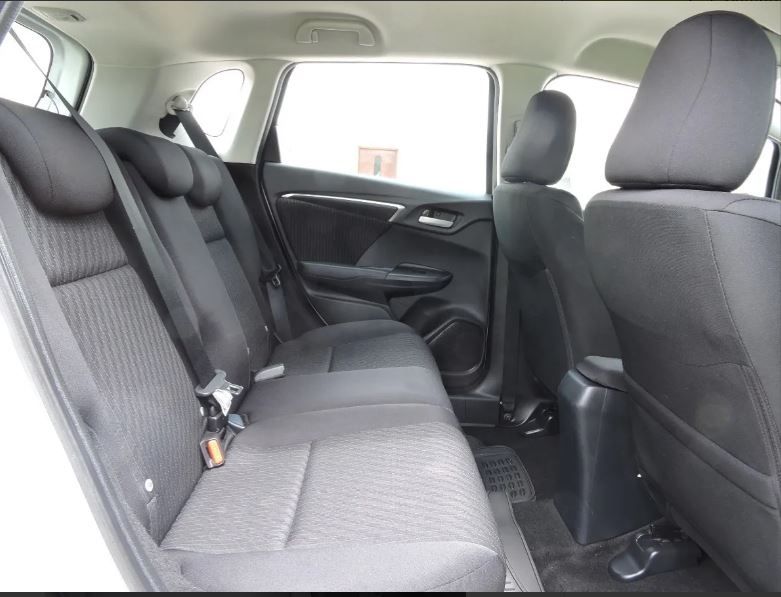 Honda Fit • 2010 • 83,000 km 3