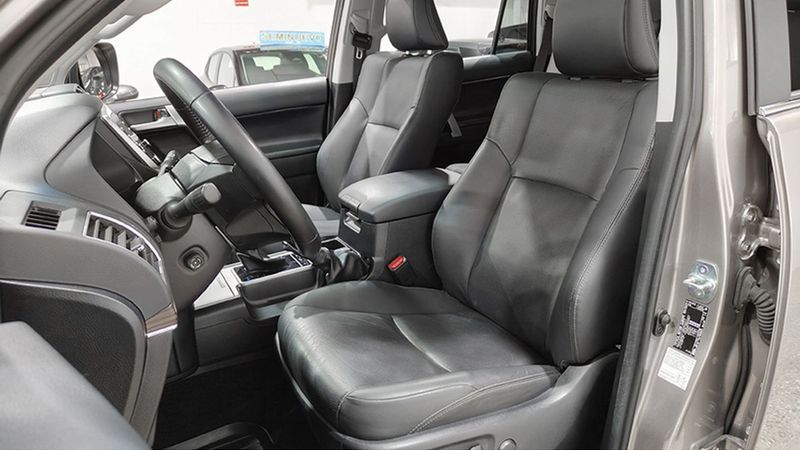 Toyota Land Cruiser • 2022 • 21,400 km 6