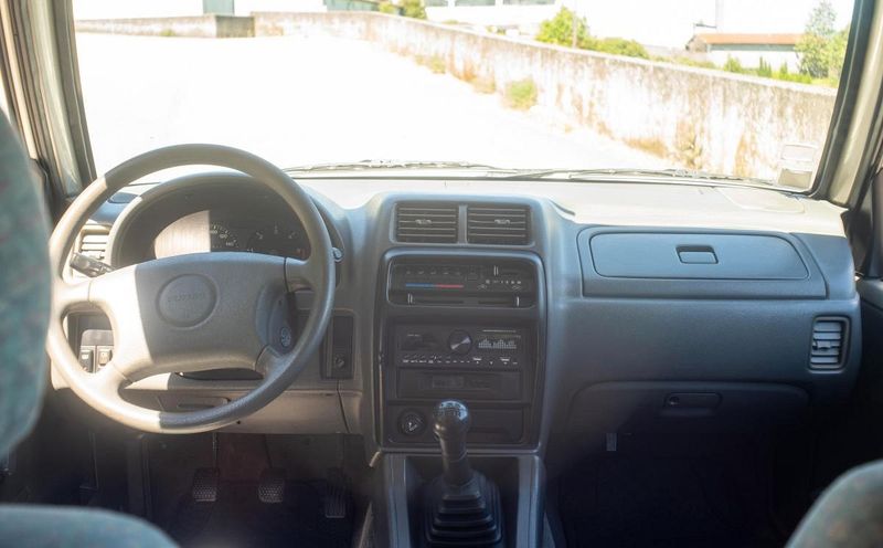 Suzuki Vitara • 2001 • 207,000 km 5