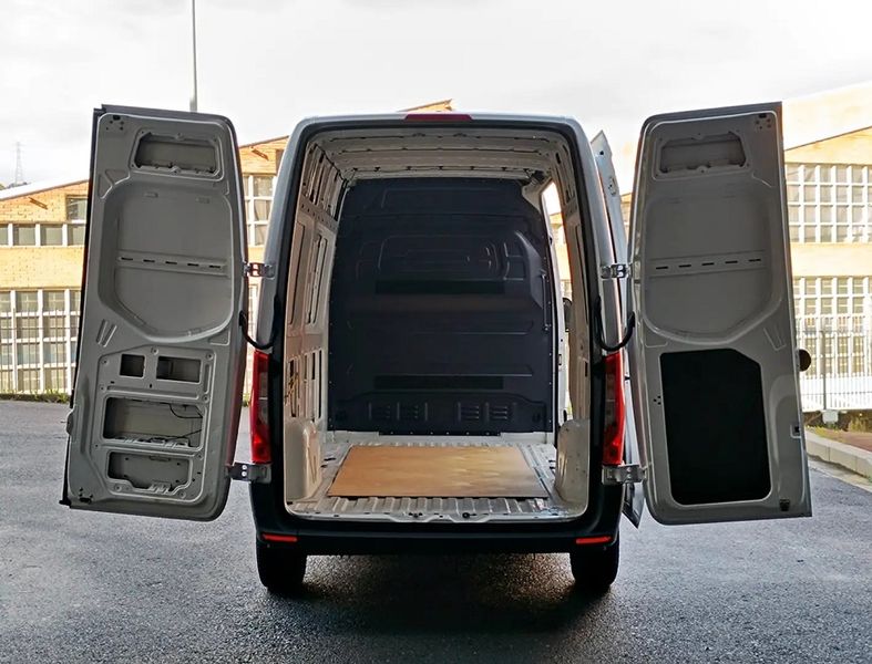 Mercedes-Benz Sprinter • 2019 • 89,000 km 8