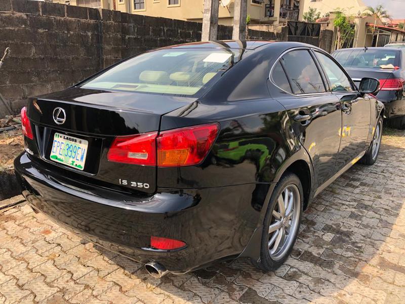 Lexus CT • 2009 • 200 km 3