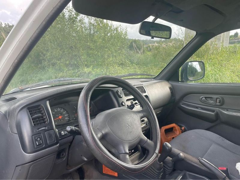 Mitsubishi L200 Pick up • 2001 • 381,000 km 2