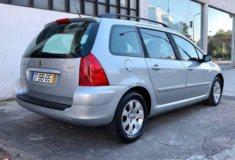 Peugeot 307 • 2005 • 199,999 km 2