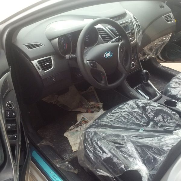 Hyundai Elantra • 2015 • 2 km 2