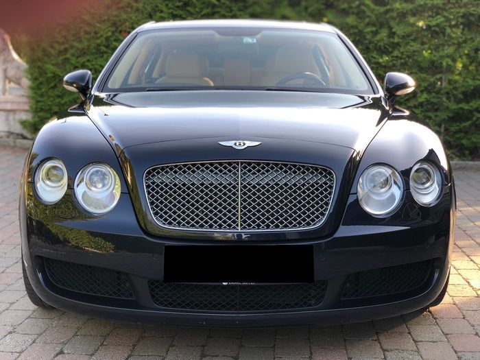 Bentley Flying Spur • 2006 • 66,000 km 1