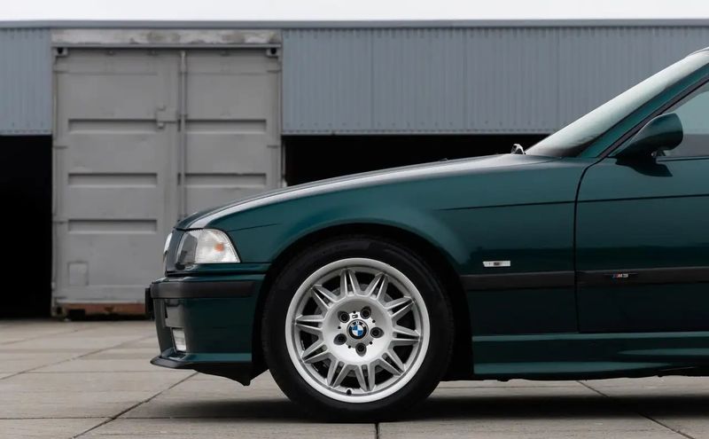 BMW M3 • 1998 • 86,000 km 14