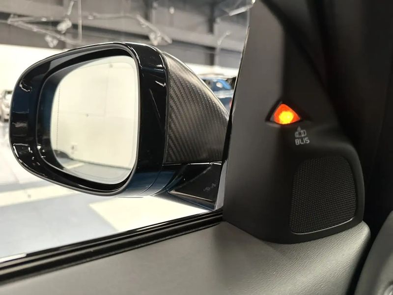 Volvo V60 • 2019 • 41,000 km 6