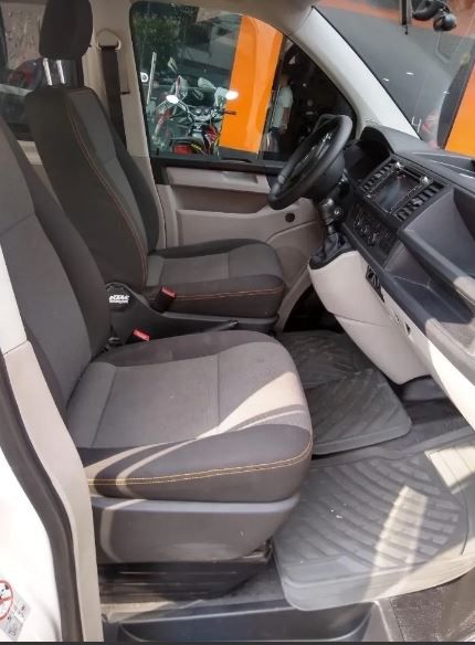 Volkswagen T5 Transporter Shuttle • 2017 • 91,000 km 3