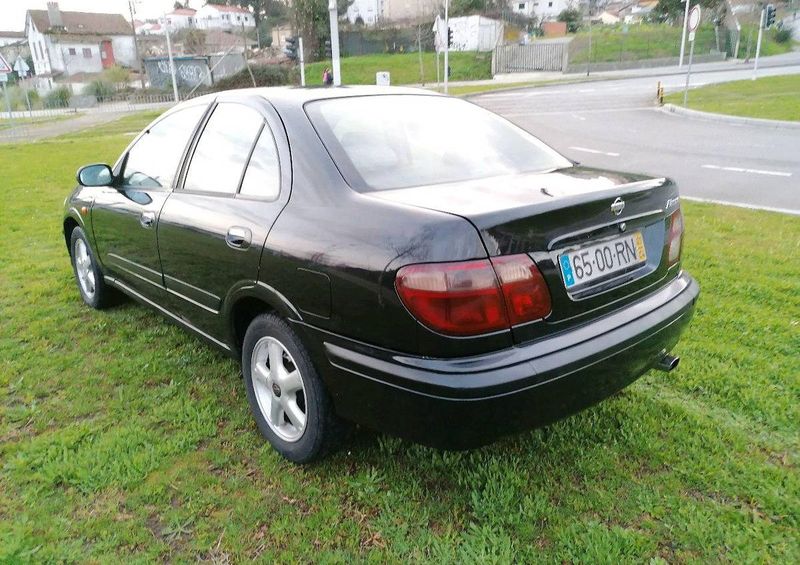 Nissan Almera • 2001 • 180,000 km 2