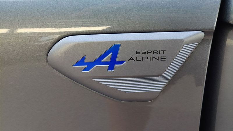 Renault Clio • 2024 • 1,020 km 5