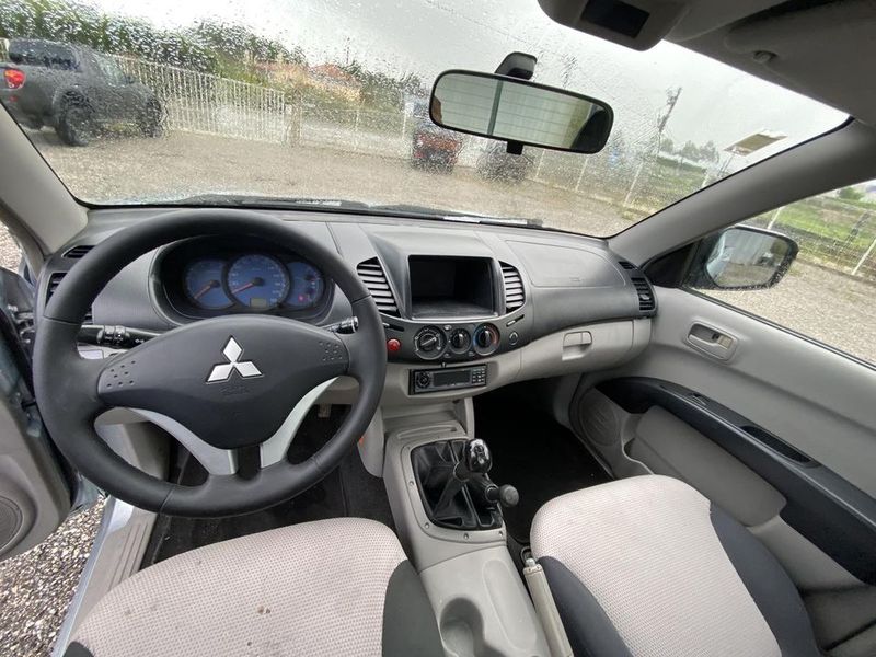 Mitsubishi L200 Pick up • 2013 • 265,000 km 4
