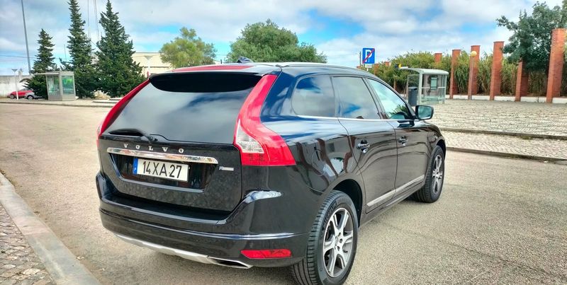 Volvo XC60 • 2014 • 218,000 km 2