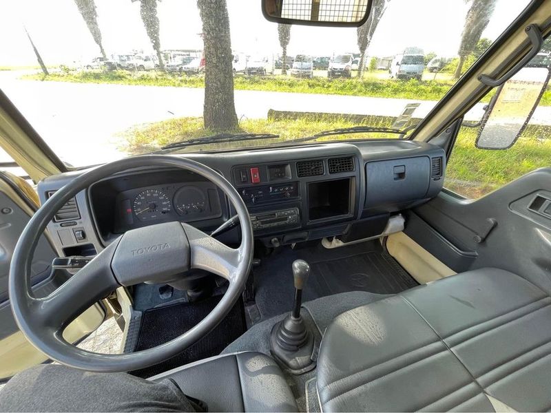 Toyota Dyna • 2001 • 207,000 km 7