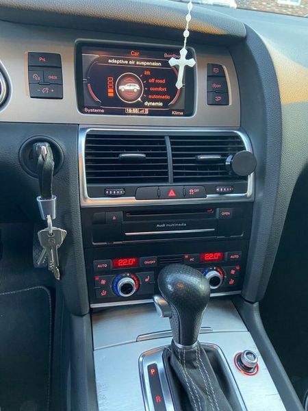 Audi Q7 • 2011 • 248,500 km 9