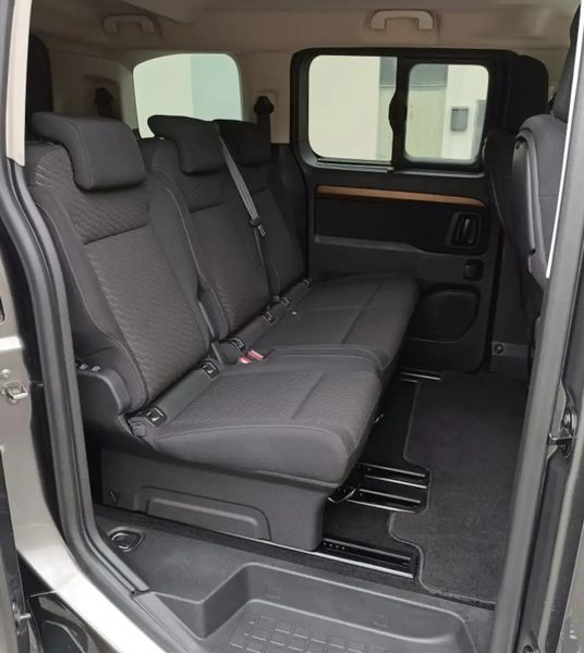 Toyota Corona • 2017 • 190,000 km 6