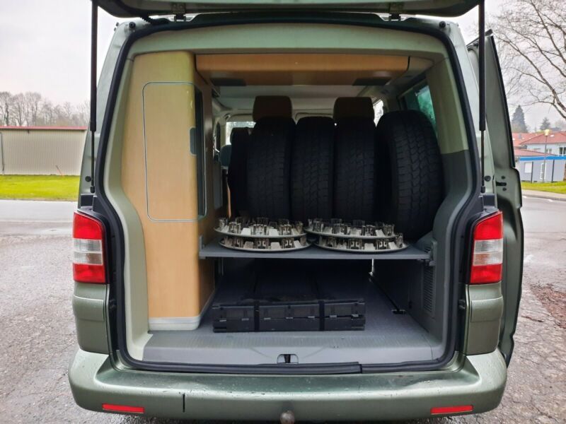 Volkswagen T5 • 2007 • 141,500 km 10