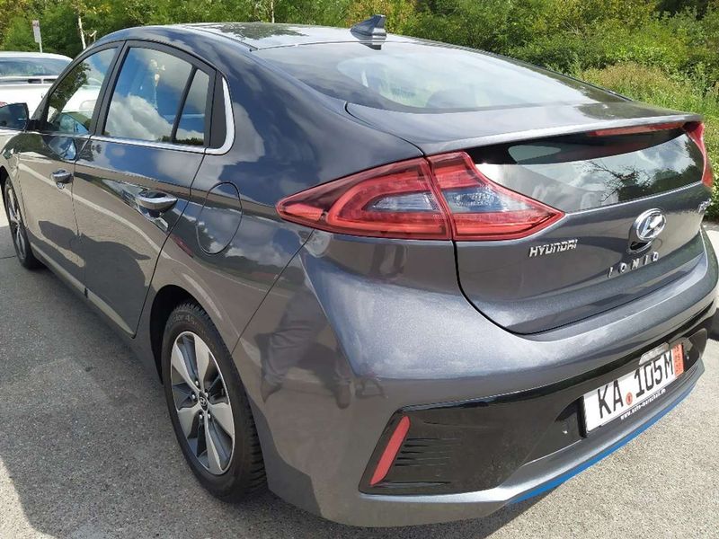 Hyundai Ioniq Electric • 2018 • 79,900 km 4