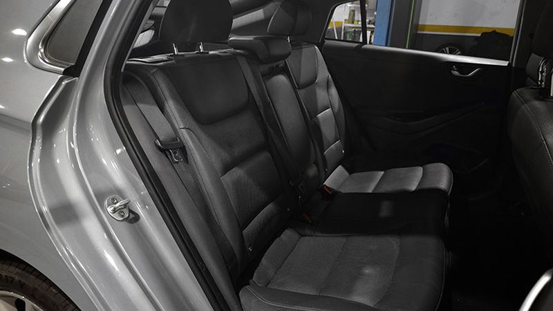 Hyundai Ioniq Hybrid • 2016 • 148,660 km 7