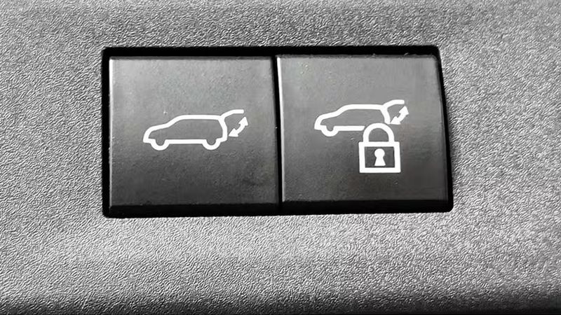 Lexus NX • 2023 • 43,240 km 13