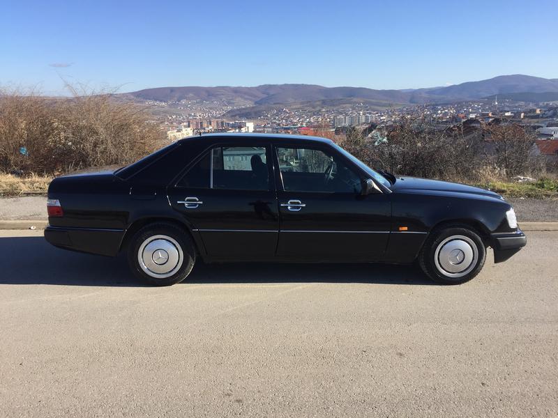 Mercedes-Benz 200 D • 1991 • 300,000 km 3