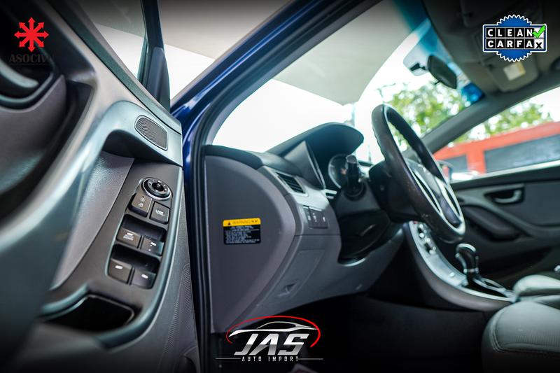 Hyundai Elantra • 2015 • 147 km 3