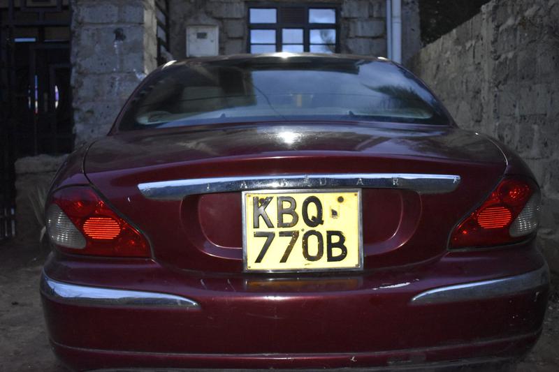 Jaguar X-Type • 2004 • 32,500 km 1