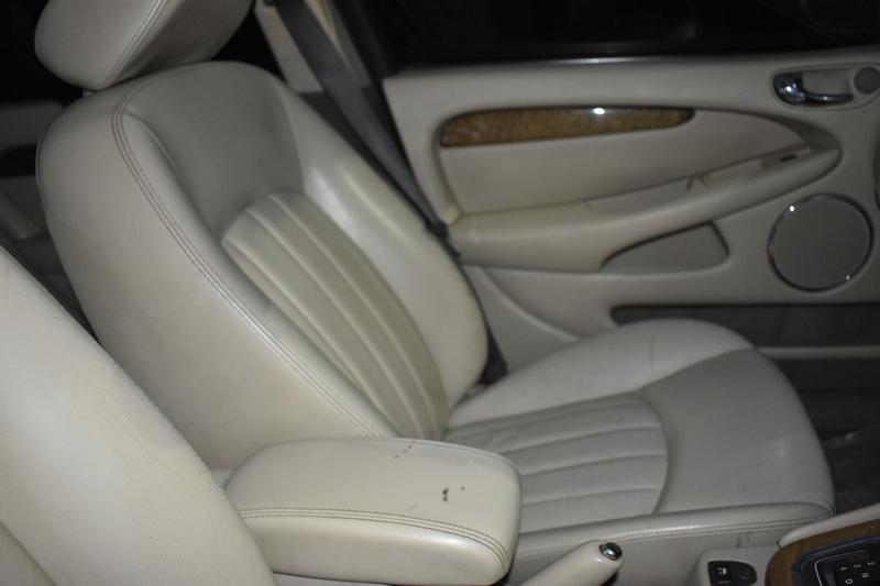 Jaguar X-Type • 2004 • 32,500 km 4