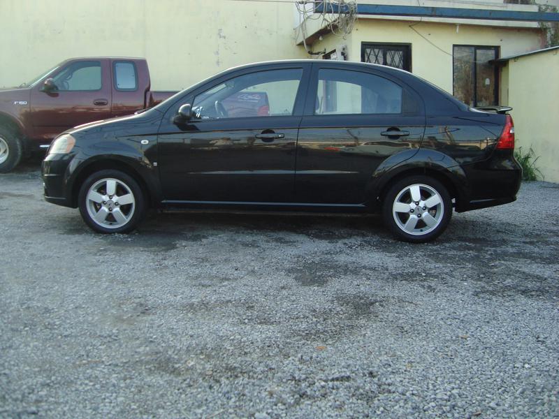 Pontiac G3 • 2008 • 120,000 km 7