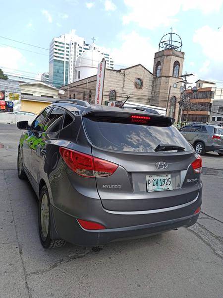Hyundai Tucson • 2010 • 144,000 km 2