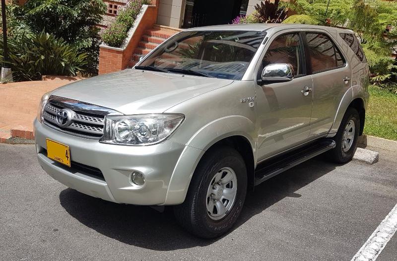 Toyota Fortuner • 2011 • 95,000 km 3