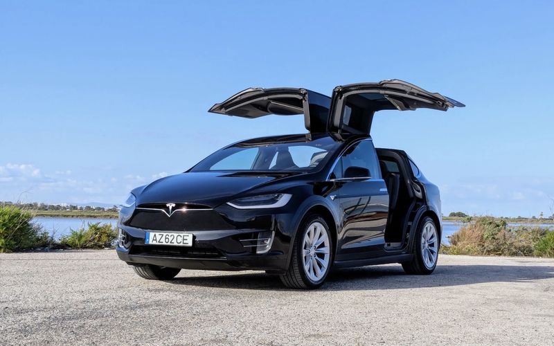 Tesla Model X • 2018 • 104,000 km 1