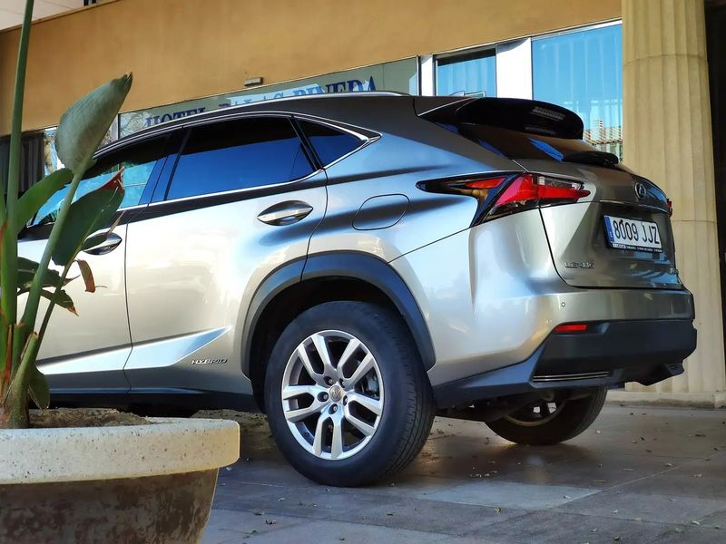 Lexus NX • 2015 • 56,000 km 3