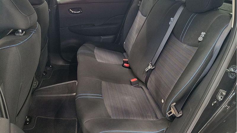 Nissan Leaf • 2024 • 2,276 km 5