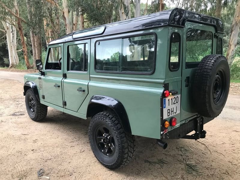 Land Rover Defender • 2001 • 124,000 km 7