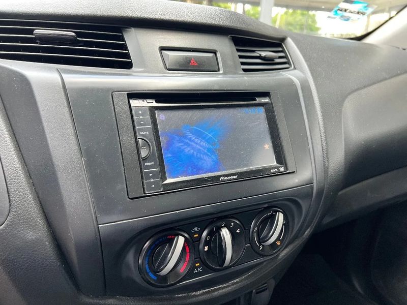 Nissan NP300 Pickup • 2022 • 7,500 km 5