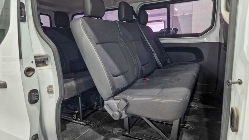 Nissan NV400 • 2020 • 65,000 km 8