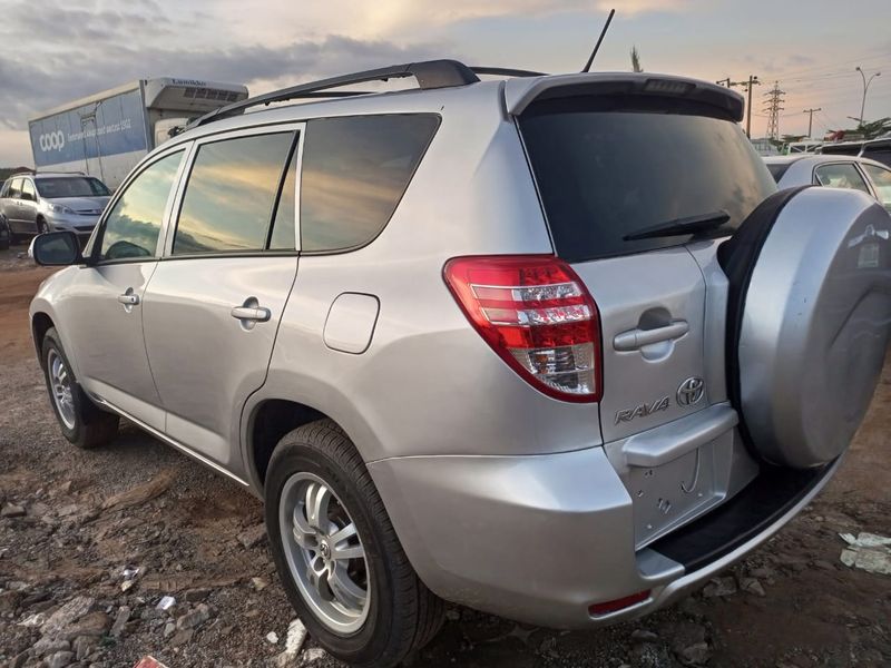 Toyota RAV4 • 2011 • 43 km 1