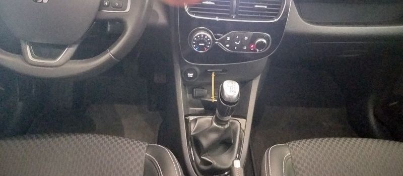 Renault Clio • 2018 • 99,000 km 2