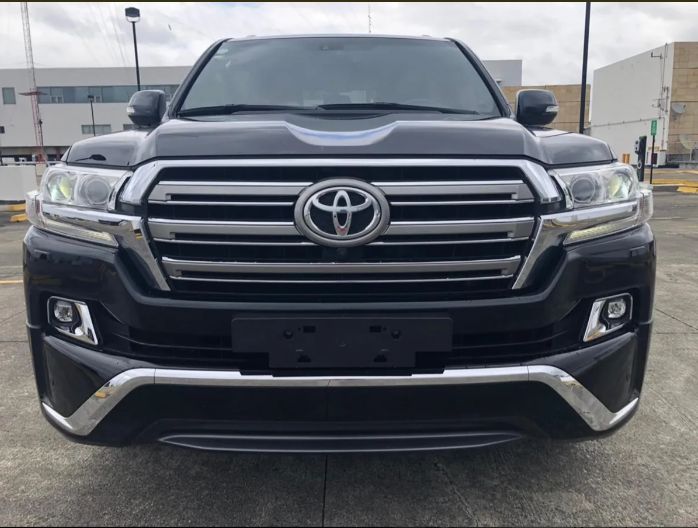 Toyota Land Cruiser • 2018 • 85,000 km 4
